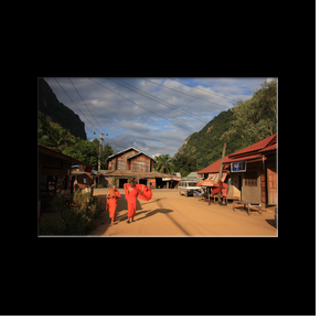 Moines  Nong Khiaw 