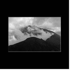 Vue sur le Mt Meru depuis le Little Meru (3820m)