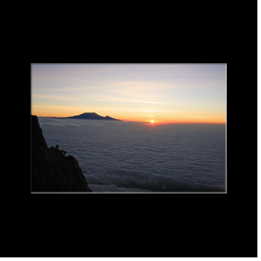 Lever de soleil en haut du Mt Meru (4566m)