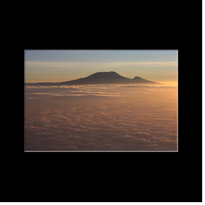 Lever de soleil en haut du Mt Meru (4566m)