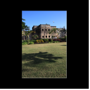 Old fort, massive citadelle construite par les Omanais vers 1700.
