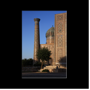 Toutes les medersa sont flanques de minarets d'angle